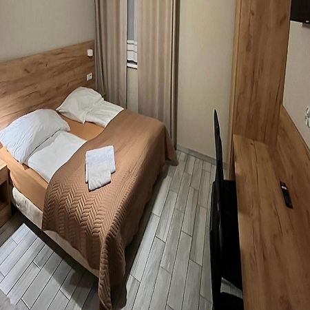 Good Night Noclegi & Strefa Z Sauna I Jacuzzi Ogolnodostepna Lub Na Wylacznosc เชโควิตเซ-เจียจิตเซ ภายนอก รูปภาพ