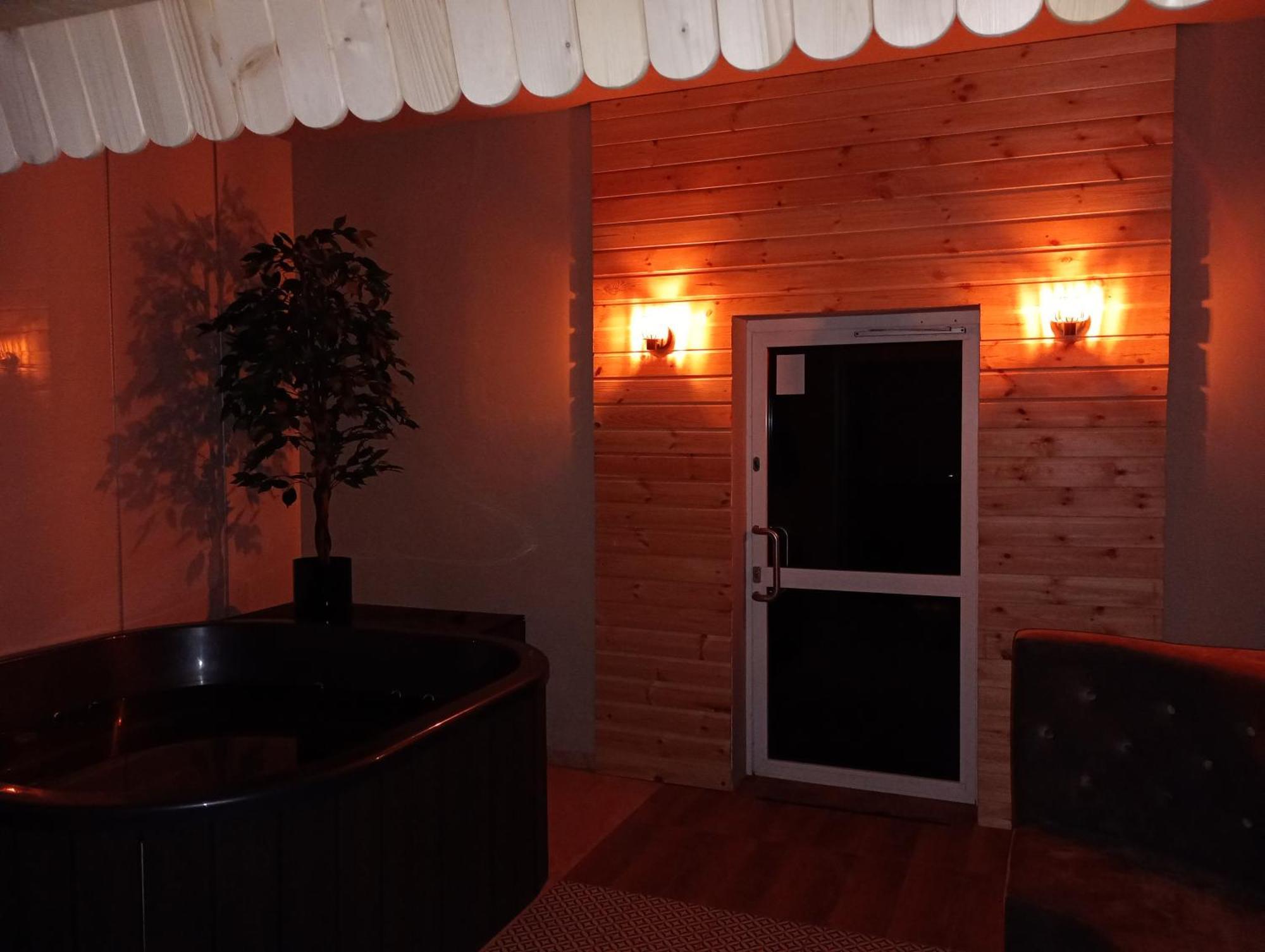 Good Night Noclegi & Strefa Z Sauna I Jacuzzi Ogolnodostepna Lub Na Wylacznosc เชโควิตเซ-เจียจิตเซ ภายนอก รูปภาพ